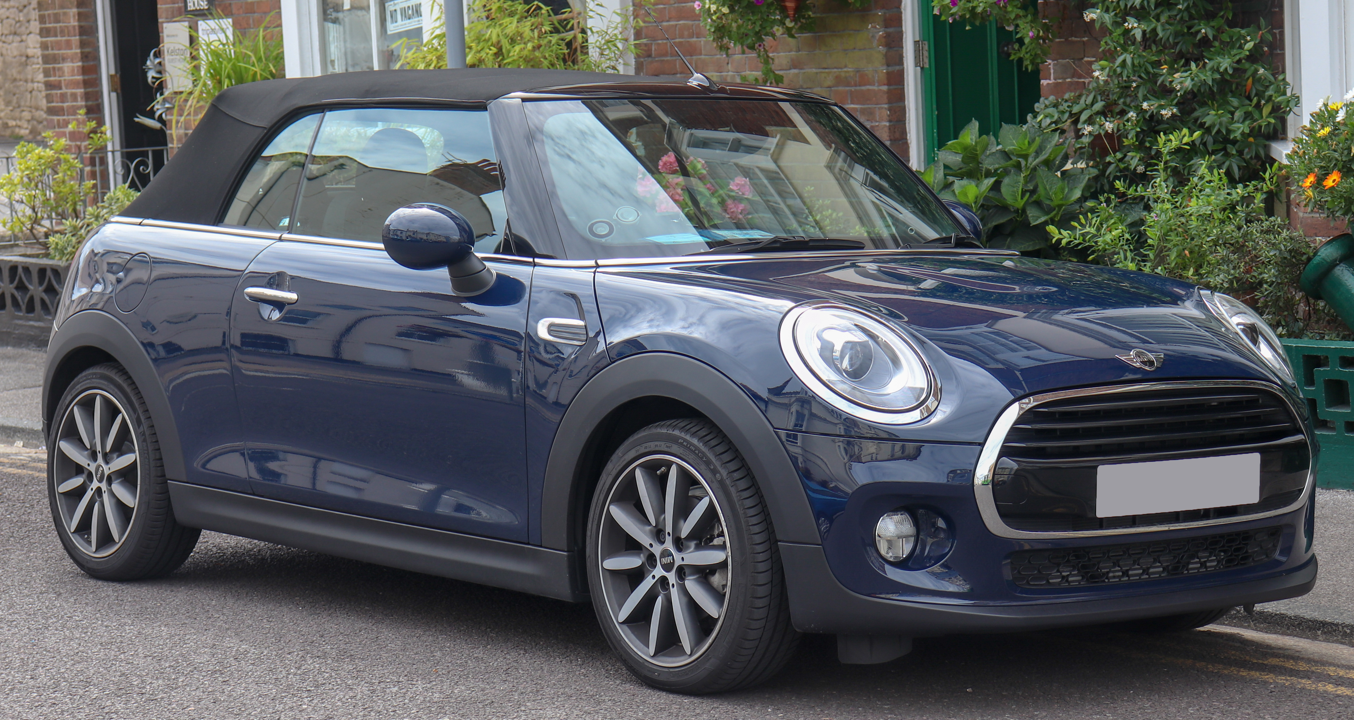 MINI Cooper Automatic: The Complete Guide to Britain’s Iconic Premium Small Car